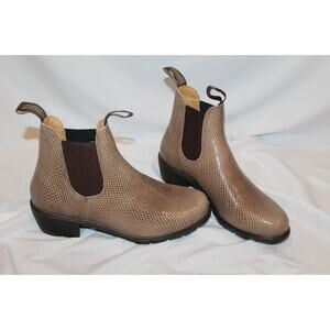 NIB Blundstone 2165 WOMEN'S EMBOSSED SHELL LIZARD HEELED CHELSEA BOOTS TAUPE